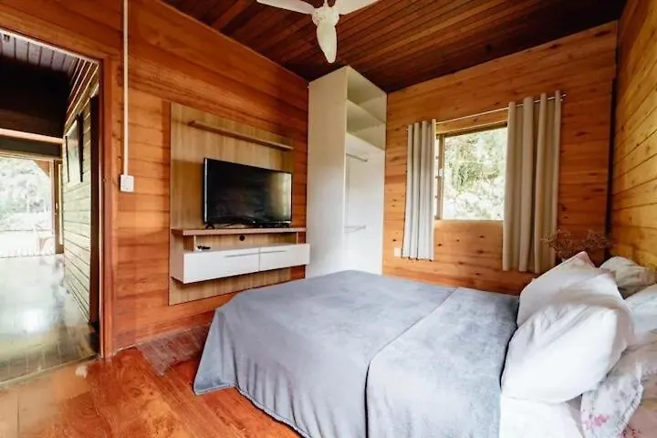 Rustic House On Armacao Beach Florianópolis 度假居